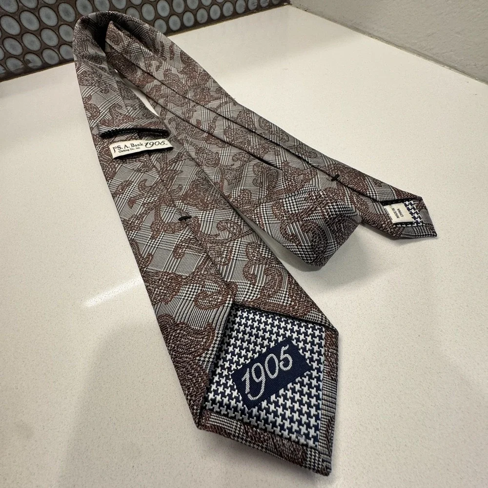 Vintage Jos A Bank Tie Brown‎ Paisley Abstract Silk NeckTie Old Money Luxury